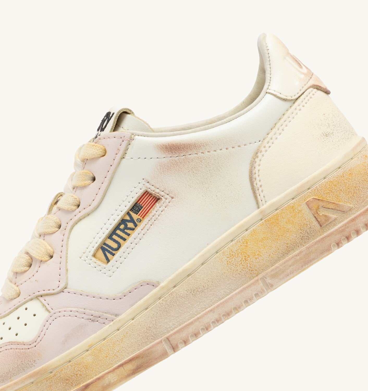 MEDALIST LOW SUPER VINTAGE SNEAKERS IN VANILLA WHITE AND MAUVE LEATHER