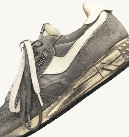 REELWIND SUPER VINTAGE SNEAKERS IN WHITE AND BLACK SUEDE AND NYLON