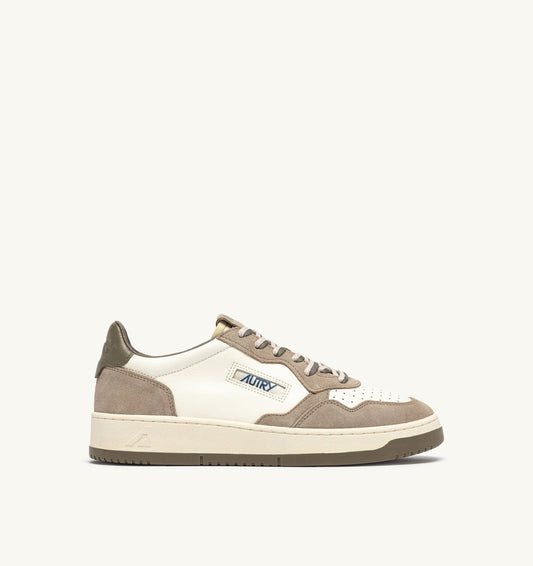 MEDALIST LOW SNEAKERS IN COVERT GREEN AND LICORICE LEATHER AND SUEDE