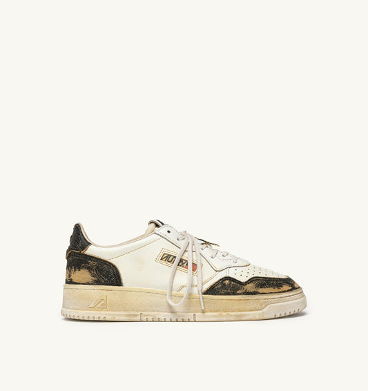 MEDALIST LOW SUPER VINTAGE SNEAKERS IN WHITE AND ANTIQUE BLACK LEATHER