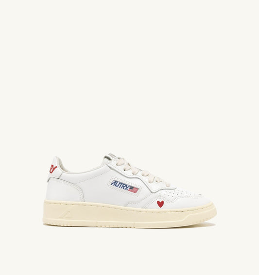 SNEAKERS MEDALIST 'LOVE' IN WHITE AND RED LEATHER