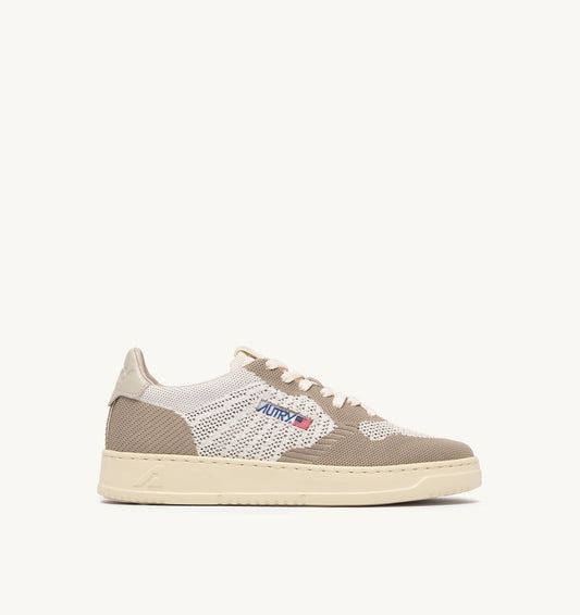 MEDALIST EASEKNIT LOW SNEAKERS IN IVORY WHITE AND PELICAN KNIT