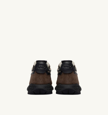 REELWIND LOW SNEAKERS IN DARK BARK PEBBLE AND PHANTOM SUEDE AND NYLON