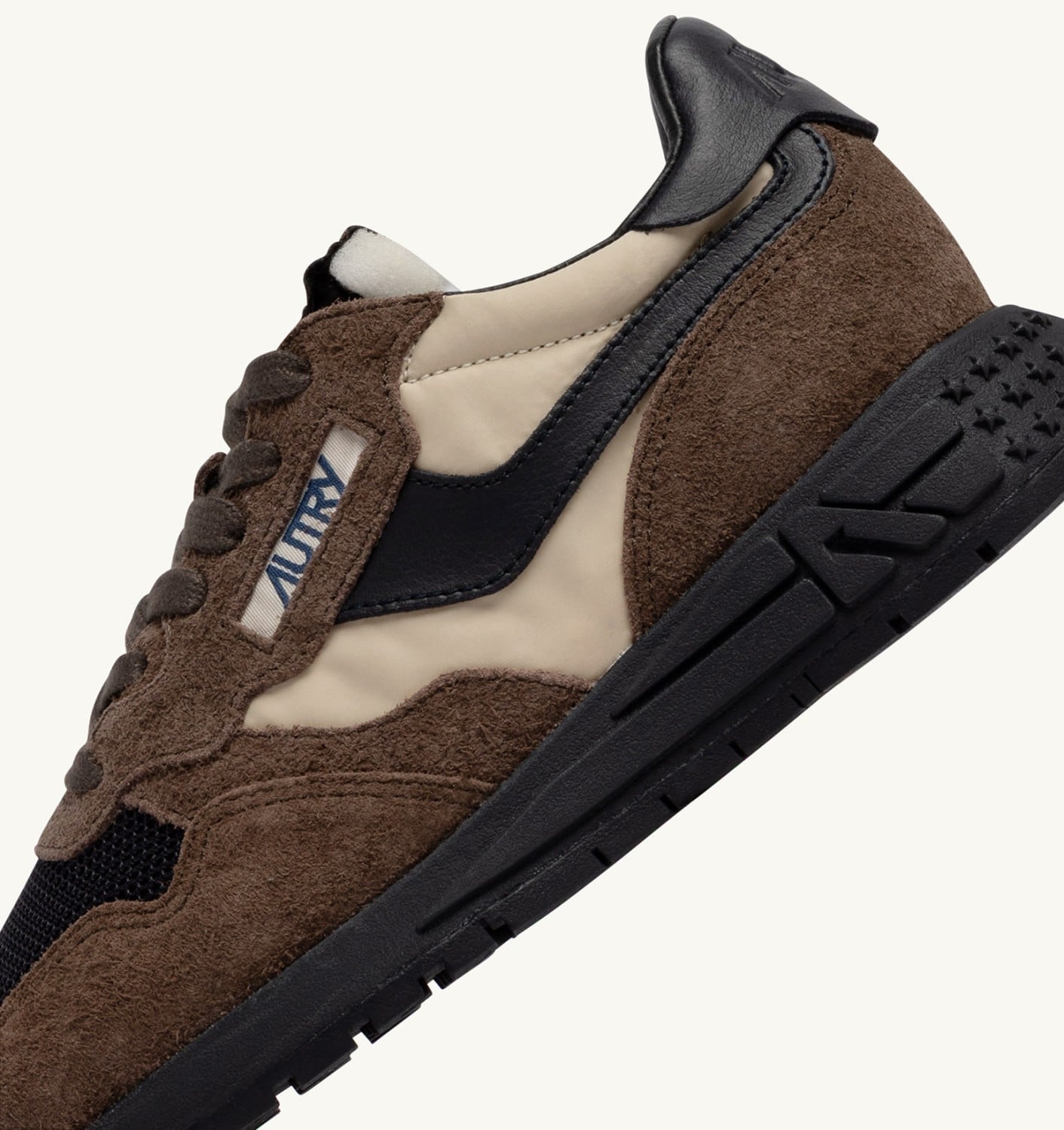 REELWIND LOW SNEAKERS IN DARK BARK PEBBLE AND PHANTOM SUEDE AND NYLON
