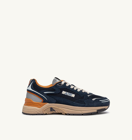 HYPERWAY SNEAKERS IN MIDNIGHT AND TOMATO CREAM SUEDE AND MESH
