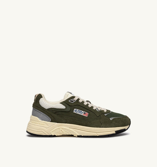 HYPERWAY SNEAKERS IN MARSHMALLOW AND SAGE SUEDE AND MESH