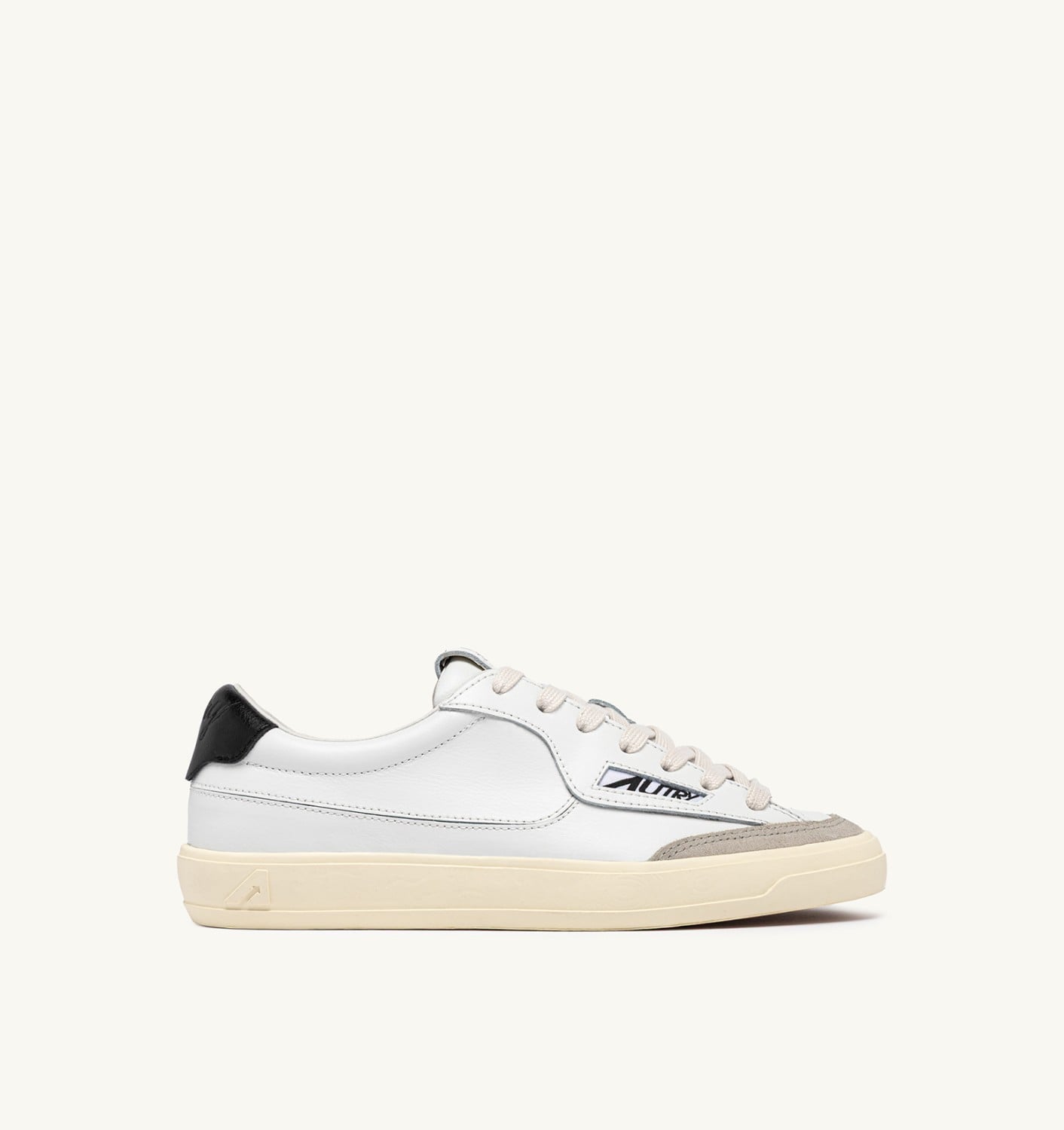 WINDSCAPE LOW SNEAKERS IN WHITE AND BLACK LEATHER