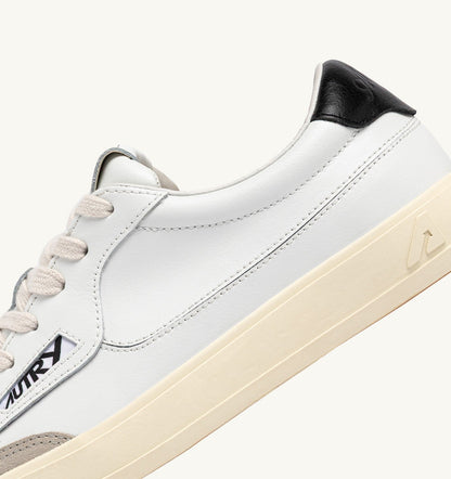WINDSCAPE LOW SNEAKERS IN WHITE AND BLACK LEATHER