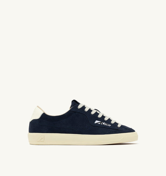 WINDSCAPE LOW SNEAKERS IN NAVY AND MARSHMALLOW SUEDE