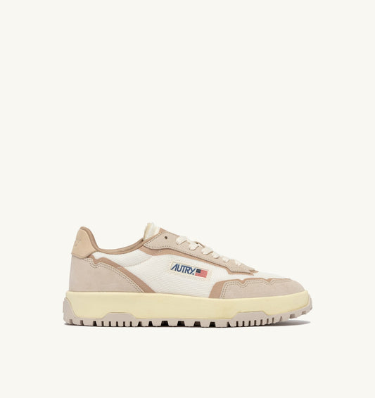 WILDPACE LOW SNEAKERS IN WHISPER WHITE AND SAND DRAGON MESH AND SUEDE
