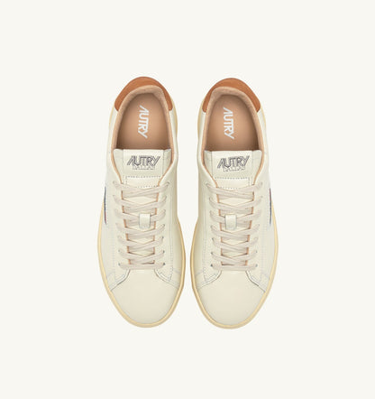 DALLAS LOW SNEAKERS IN MARSHMALLOW AND BROWN SUGAR LEATHER