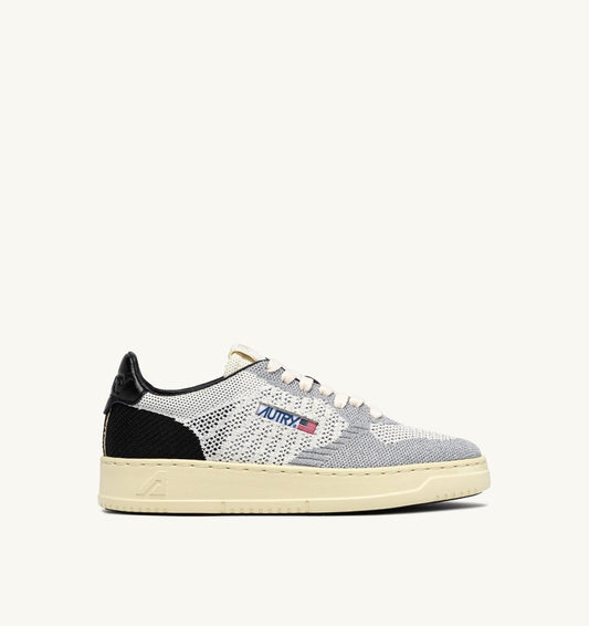 MEDALIST EASEKNIT LOW SNEAKERS IN IVORY WHITE BLACK AND SILVER KNIT
