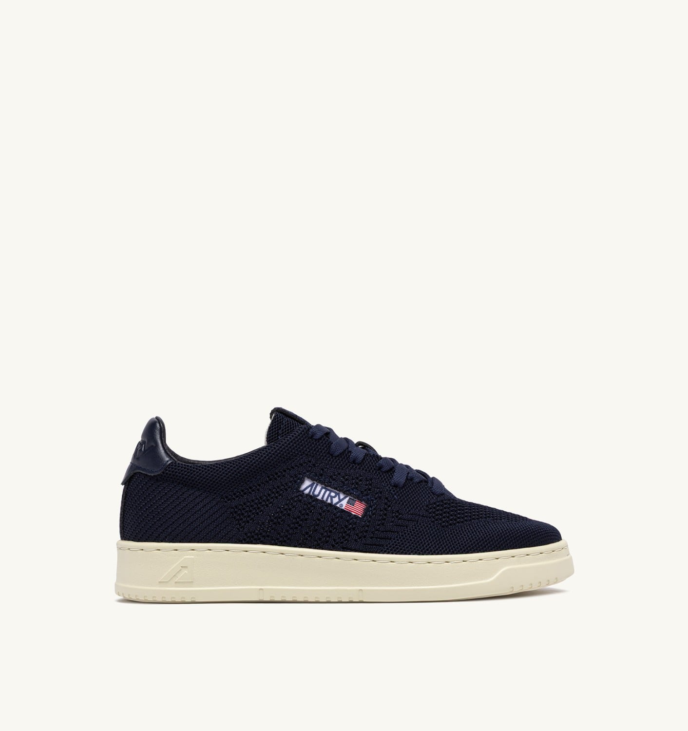 MEDALIST EASEKNIT LOW SNEAKERS IN SPACE BLUE KNIT