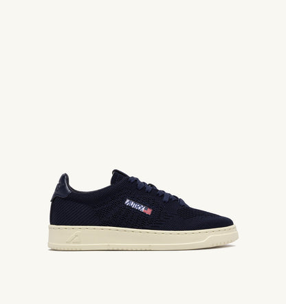 MEDALIST EASEKNIT LOW SNEAKERS IN SPACE BLUE KNIT