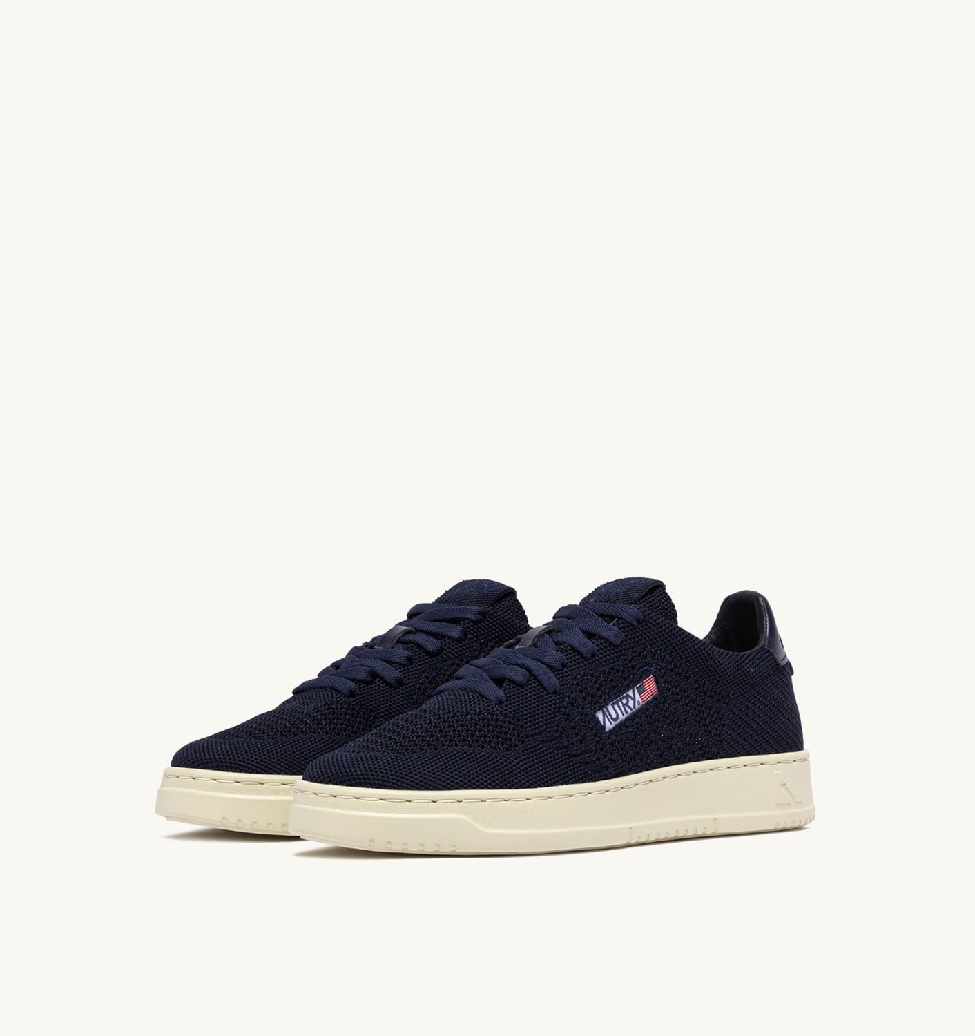 MEDALIST EASEKNIT LOW SNEAKERS IN SPACE BLUE KNIT