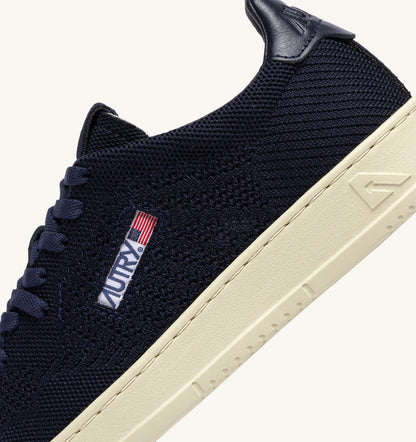 MEDALIST EASEKNIT LOW SNEAKERS IN SPACE BLUE KNIT