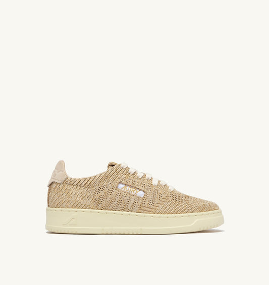 MEDALIST EASEKNIT LOW SNEAKERS IN PLATINUM KNIT