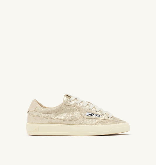 WINDSCAPE LOW SNEAKERS IN PLATINUM AND SAND LAMINATED SUEDE