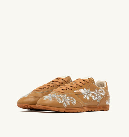 WINDSPIN SNEAKERS IN EARTH LEATHER WITH DECORATIONS