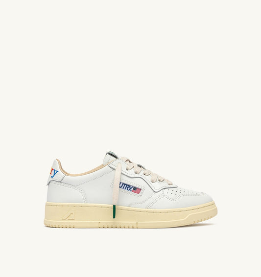MEDALIST LOW SNEAKERS IN WHITE LEATHER