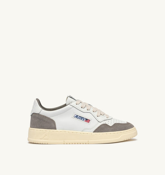 MEDALIST LOW SNEAKERS IN WHITE LEATHER AND CEMENT SUEDE