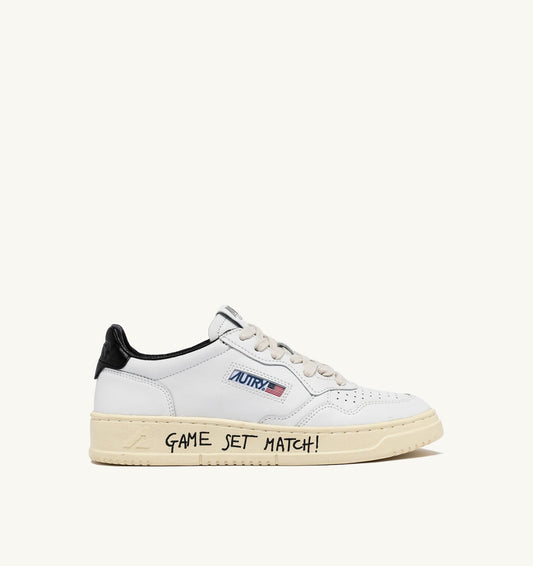 MEDALIST LOW SNEAKERS IN WHITE AND BLACK LEATHER WITH LETTERING