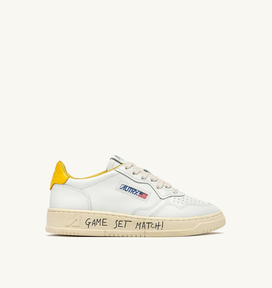 MEDALIST LOW SNEAKERS IN WHITE AND SLICKER LEATHER WITH LETTERING