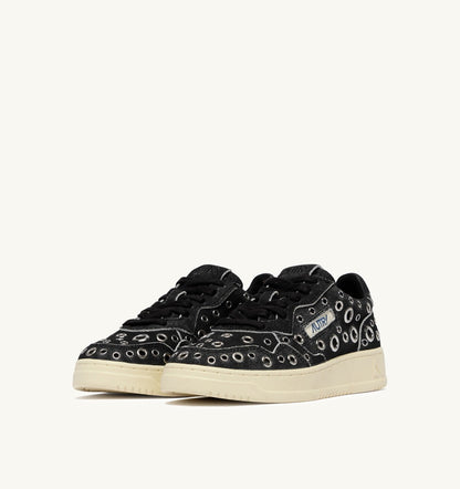 MEDALIST LOW SNEAKERS IN BLACK SUEDE WITH STUDS