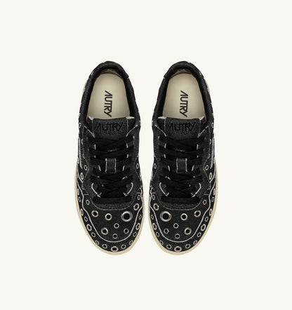 MEDALIST LOW SNEAKERS IN BLACK SUEDE WITH STUDS