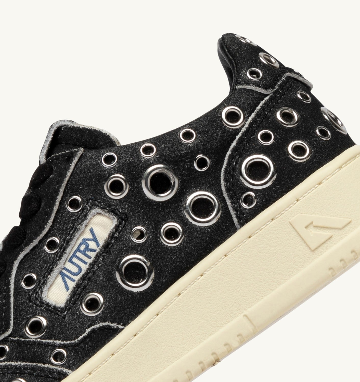 MEDALIST LOW SNEAKERS IN BLACK SUEDE WITH STUDS