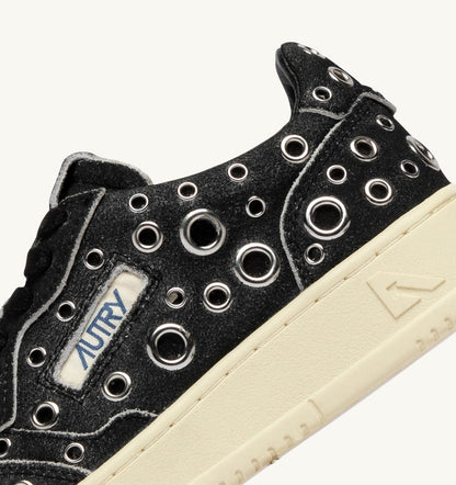 MEDALIST LOW SNEAKERS IN BLACK SUEDE WITH STUDS