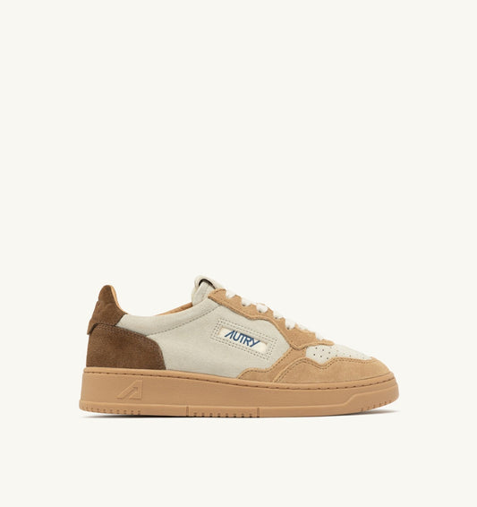 MEDALIST LOW TRICOLOR SNEAKERS IN TUNDRA EGG AND PEANUT SUEDE
