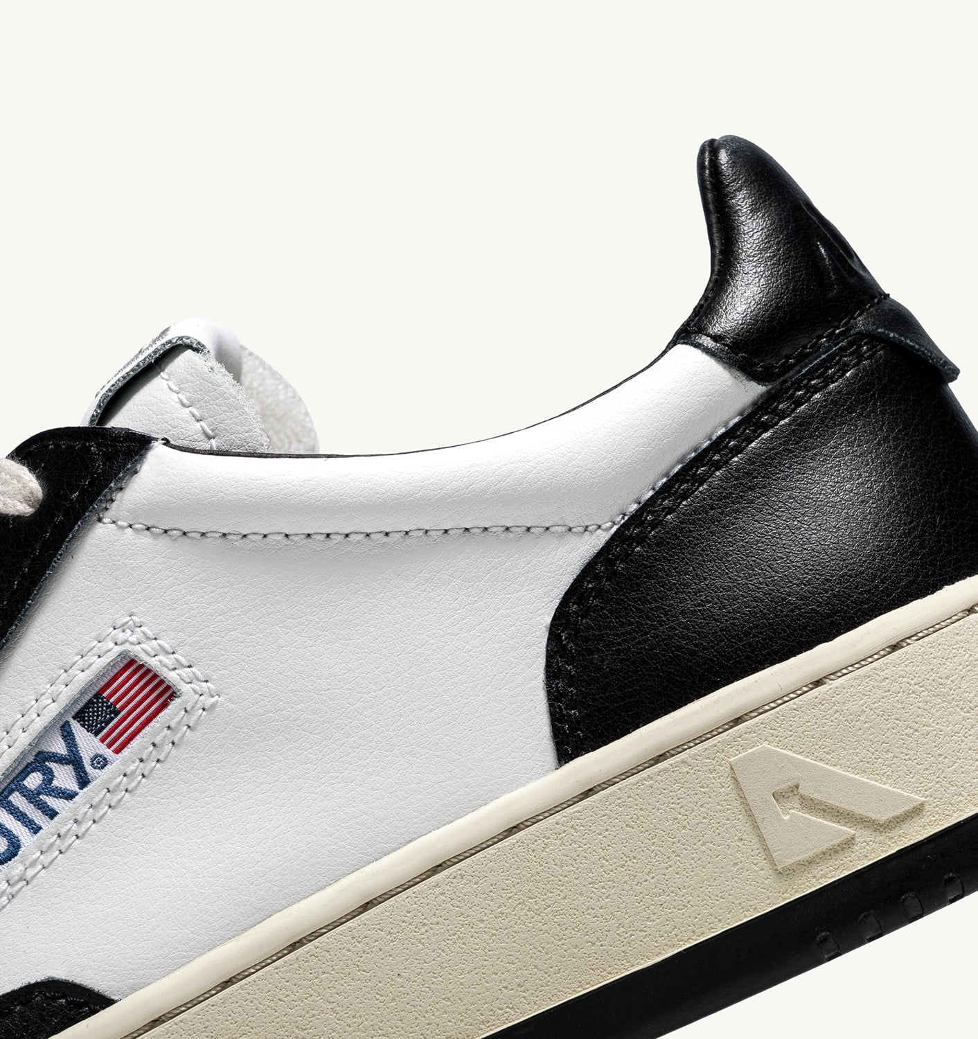 MEDALIST LOW BICOLOR SNEAKERS IN WHITE AND BLACK LEATHER