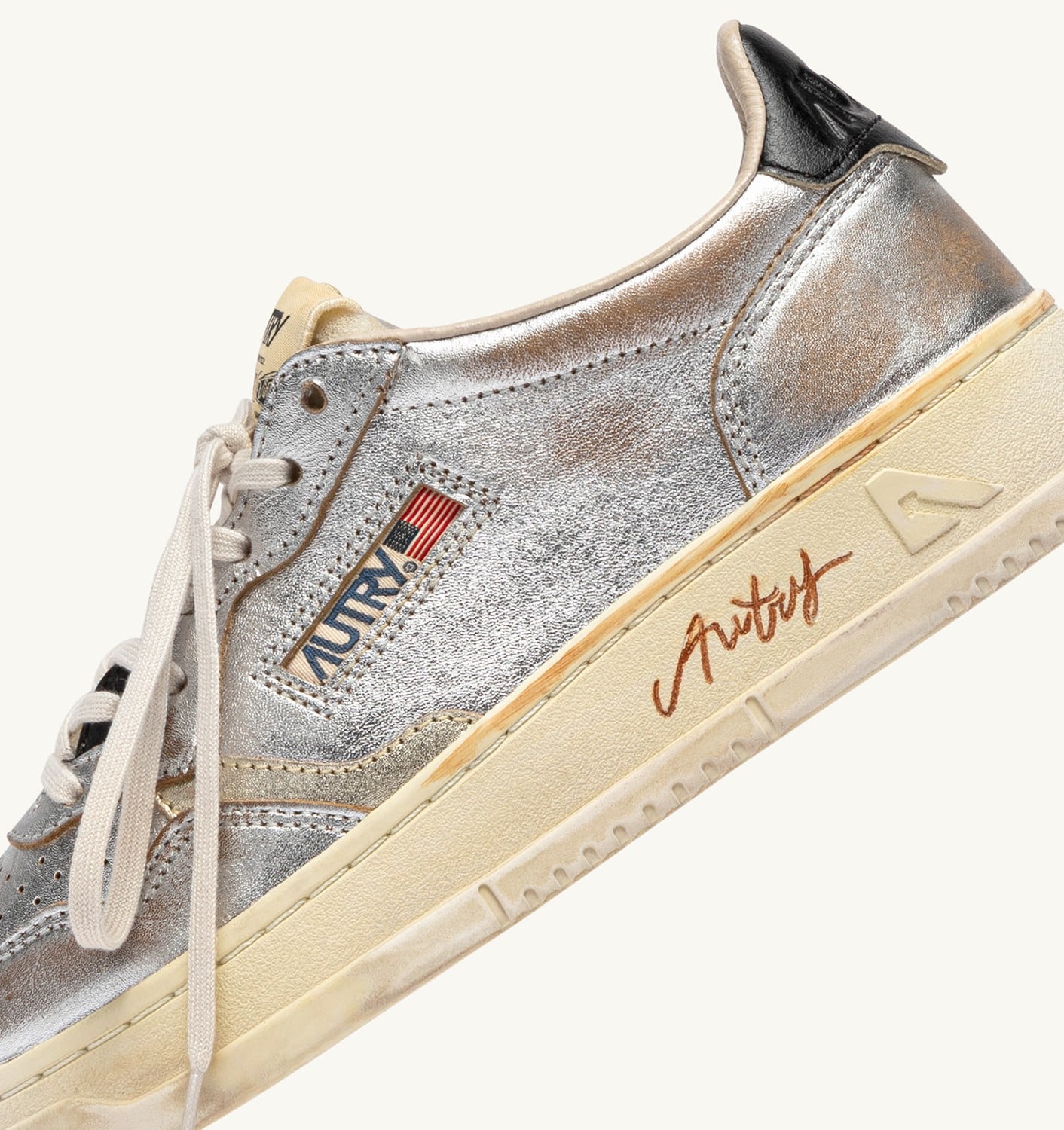 MEDALIST LOW SUPER VINTAGE SNEAKERS IN SILVER, PLATINUM AND BLACK LEATHER