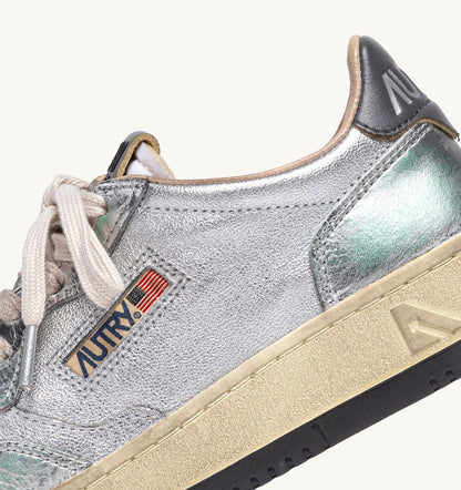 MEDALIST LOW SNEAKERS SUPER VINTAGE IN SILVER TONE METALIZED LEATHER
