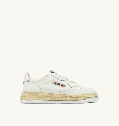 MEDALIST LOW SUPER VINTAGE 'Autry x Maison MIHARA YASUHIRO General Scale.' SNEAKERS IN WHITE LEATHER