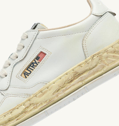 MEDALIST LOW SUPER VINTAGE 'Autry x Maison MIHARA YASUHIRO General Scale.' SNEAKERS IN WHITE LEATHER