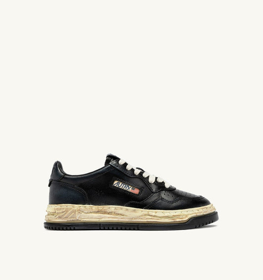MEDALIST LOW SUPER VINTAGE 'Autry x Maison MIHARA YASUHIRO General Scale.' SNEAKERS IN BLACK LEATHER