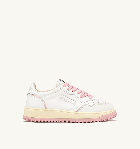 GOLF LOW SNEAKERS IN WHITE AND CORAL BLUSH LEATHER