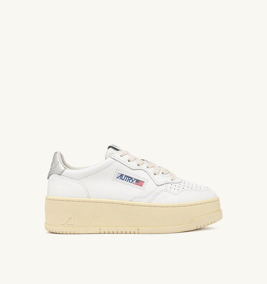 MEDALIST PLATFORM SNEAKERS IN WHITE AND METALIZED SILVER LEATHER